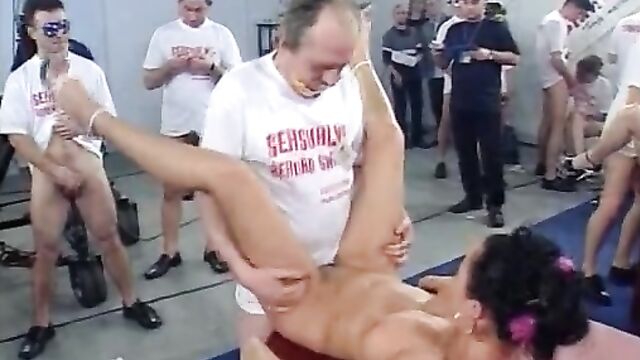 Порно рекорды: чемпионат мира по сексу в Варшаве