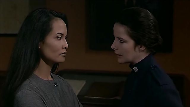 Черная Эммануэль: Бунт в женской тюрьме (1982) с русским переводом