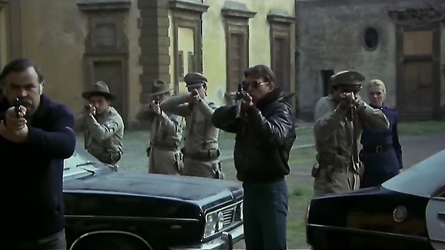 Черная Эммануэль: Бунт в женской тюрьме (1982) с русским переводом