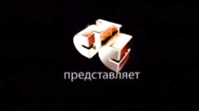 Русская 18-летняя трахает себя бутылкой